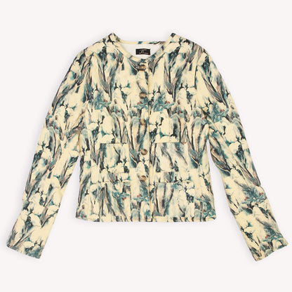 This piece of clothing has been referred to on the Bee as the “Noor women’s 
multicolored fleece wool quilted jacket with warm quilting.” A fashionable fleece quilted 
wool coat in a shocking colorful panels for women